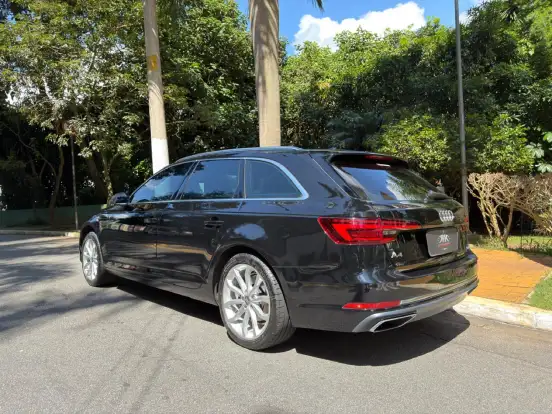 AUDI-A4-2019
