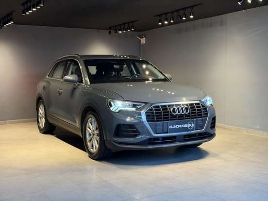 AUDI-Q3-2020
