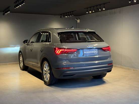 AUDI-Q3-2020