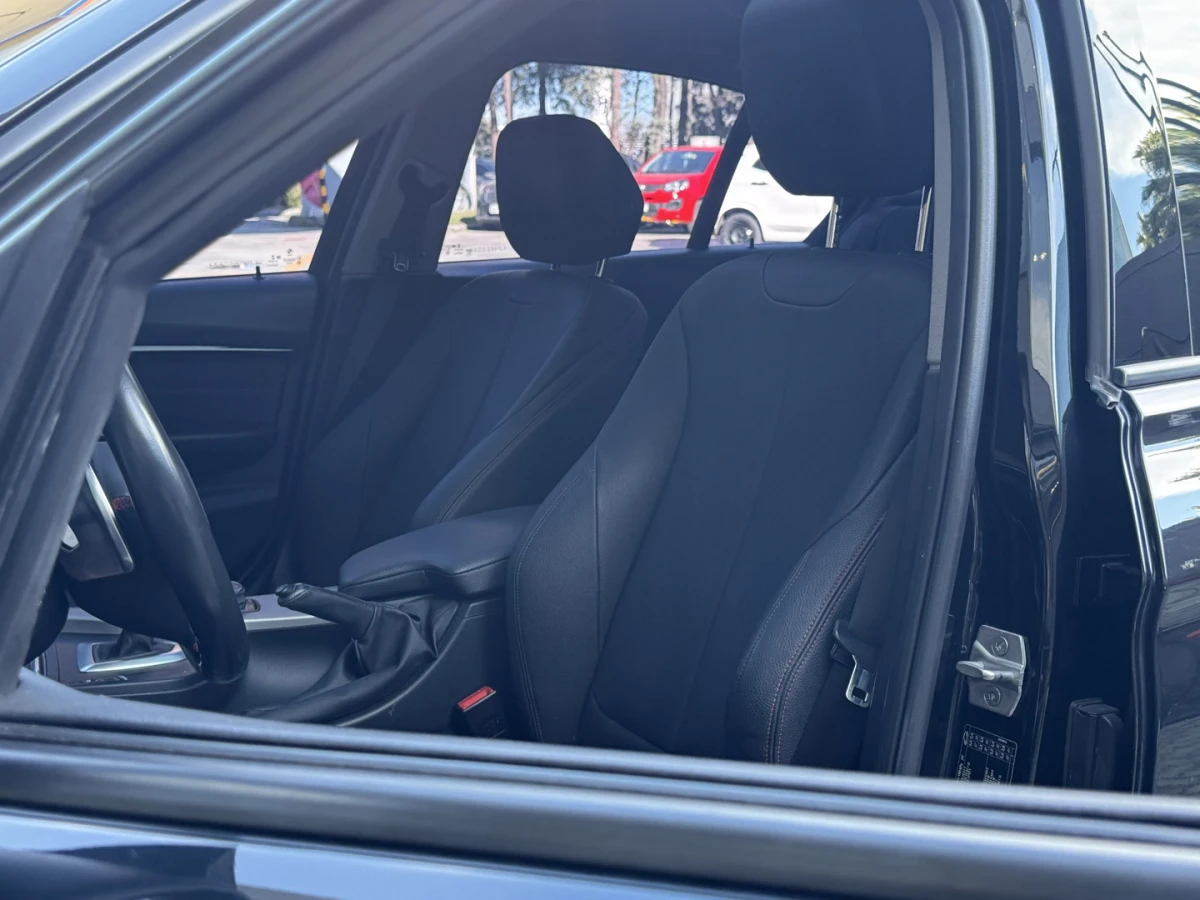BMW 320i — foto 8