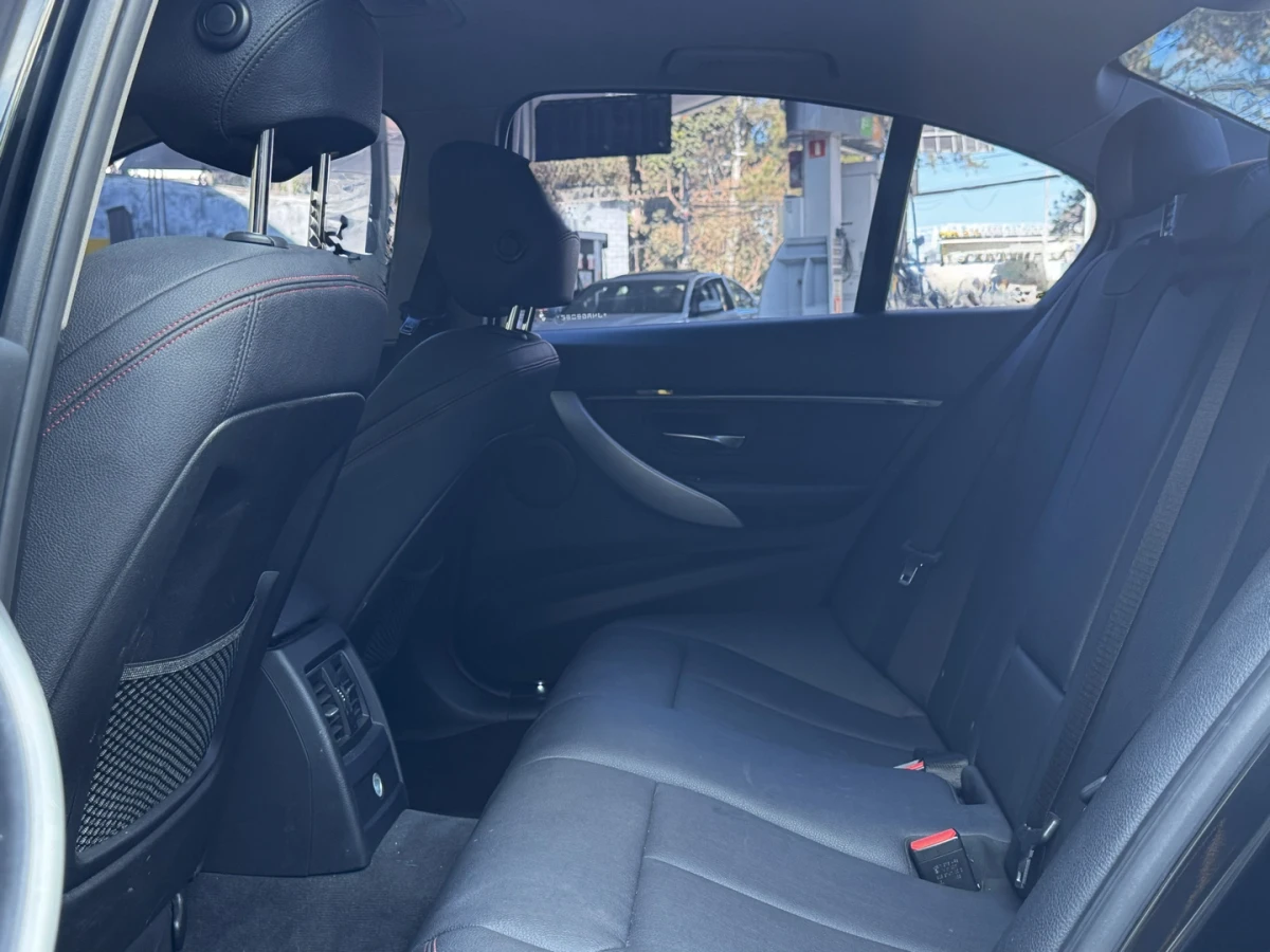 BMW 320i — foto 10