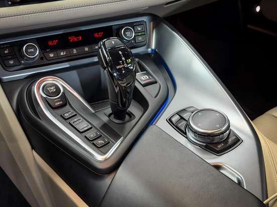 BMW-i8-1.5 12V HYBRID EDRIVE AUTOMÁTICO BMW-i8-2015