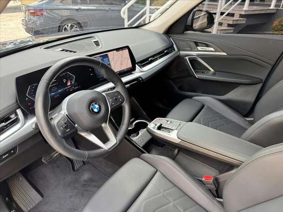 BMW-X1-2024