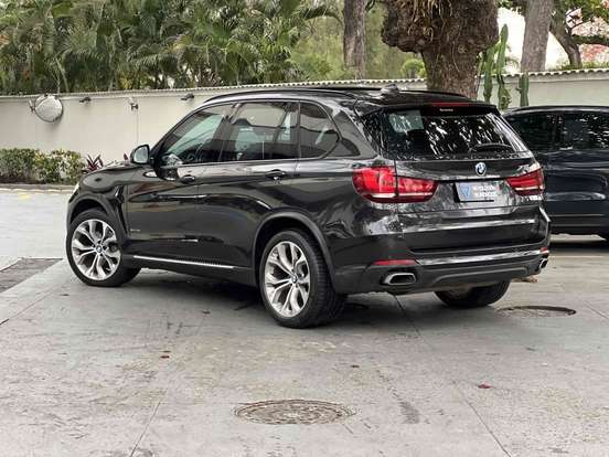 BMW-X5-3.0 FULL 4X4 35I 6 CILINDROS 24V GASOLINA 4P AUTOMÁTICO BMW-X5-2017