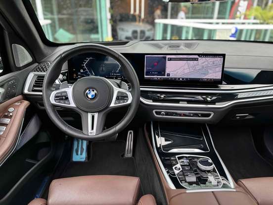 BMW-X7-4.4 V8 GASOLINA M60i STEPTRONIC BMW-X7-2024