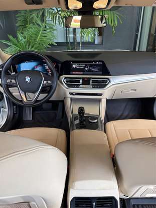 BMW-320i-2021