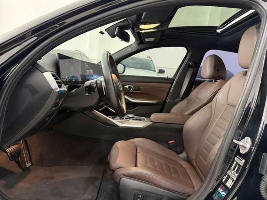 BMW-320i-2023