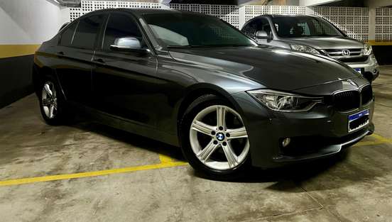 BMW-320i-2012