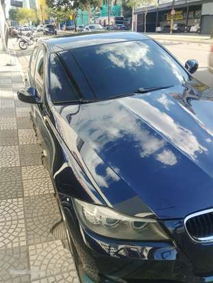 BMW-320i-2008
