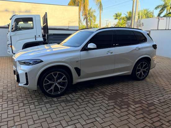 BMW-X5-2024