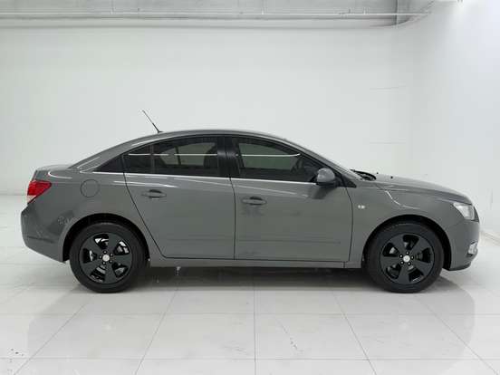 CHEVROLET-CRUZE-2013