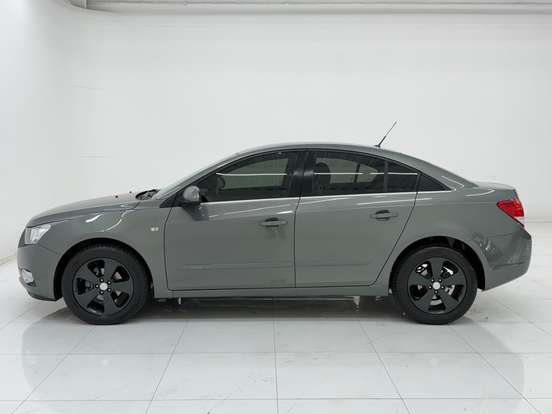 CHEVROLET-CRUZE-2013