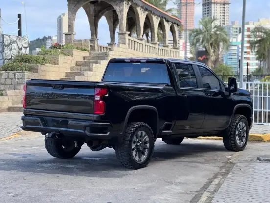 CHEVROLET-SILVERADO-2022