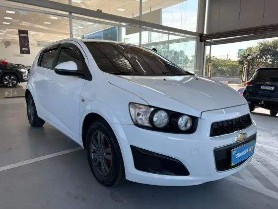 CHEVROLET SONIC 1.6 LT 16V FLEX 4P AUTOMÁTICO CHEVROLET SONIC 1.6 LT 16V FLEX 4P AUTOMÁTICO