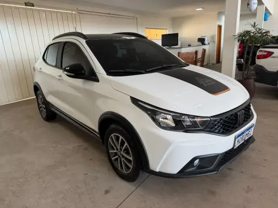 FIAT ARGO 1.3 FIREFLY FLEX TREKKING CVT FIAT ARGO 1.3 FIREFLY FLEX TREKKING CVT