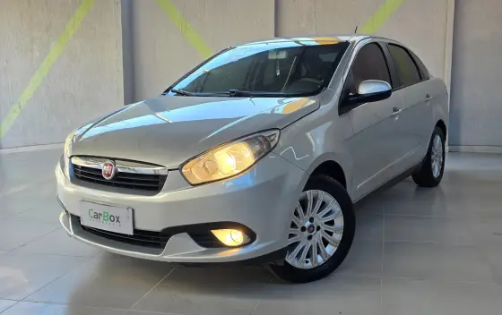 FIAT GRAND SIENA 1.6 MPI ESSENCE 16V FLEX 4P MANUAL FIAT GRAND SIENA 1.6 MPI ESSENCE 16V FLEX 4P MANUAL