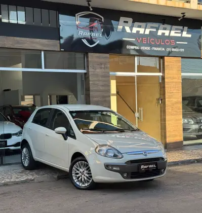 FIAT PUNTO 1.6 ESSENCE 16V FLEX 4P MANUAL FIAT PUNTO 1.6 ESSENCE 16V FLEX 4P MANUAL
