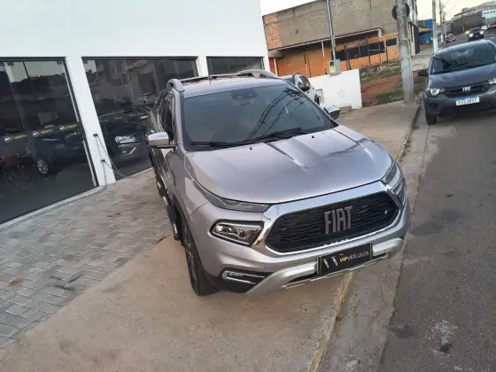 FIAT TORO 2.0 16V TURBO DIESEL RANCH 4WD AT9 FIAT TORO 2.0 16V TURBO DIESEL RANCH 4WD AT9