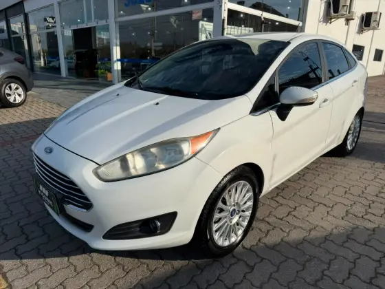 FORD FIESTA 1.6 TITANIUM SEDAN 16V FLEX 4P POWERSHIFT FORD FIESTA 1.6 TITANIUM SEDAN 16V FLEX 4P POWERSHIFT