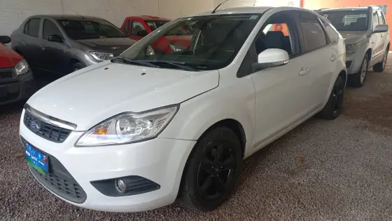 FORD FOCUS 2.0 GLX 16V FLEX 4P MANUAL FORD FOCUS 2.0 GLX 16V FLEX 4P MANUAL