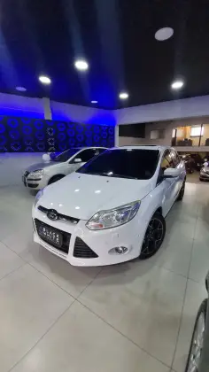 FORD FOCUS 2.0 TITANIUM PLUS SEDAN 16V FLEX 4P POWERSHIFT FORD FOCUS 2.0 TITANIUM PLUS SEDAN 16V FLEX 4P POWERSHIFT