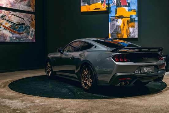 FORD-MUSTANG-2025