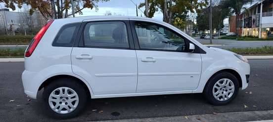 FORD-FIESTA-2014