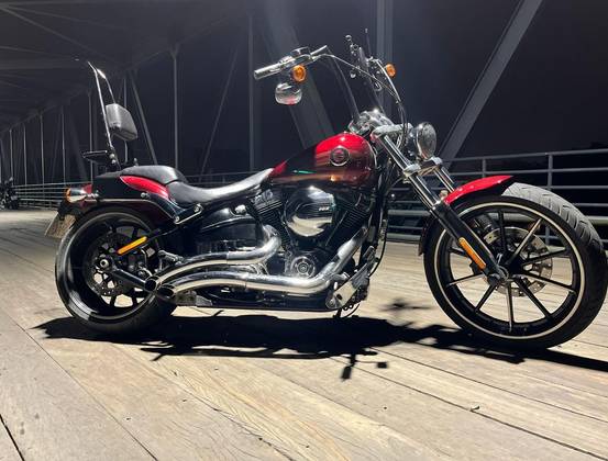 HARLEY-DAVIDSON SOFTAIL BREAKOUT 