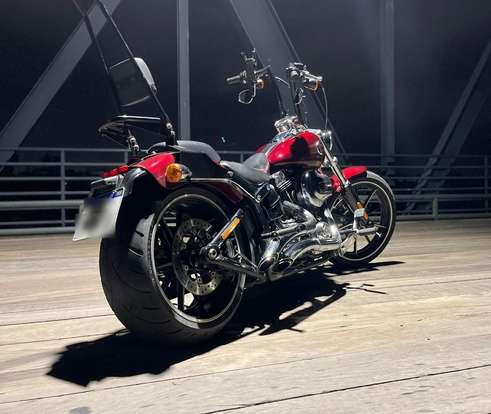 HARLEY-DAVIDSON-SOFTAIL BREAKOUT-2016