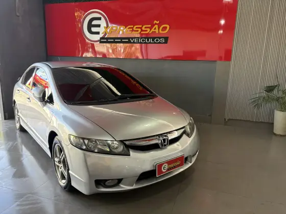 HONDA CIVIC 1.8 EXS 16V FLEX 4P AUTOMÁTICO HONDA CIVIC 1.8 EXS 16V FLEX 4P AUTOMÁTICO