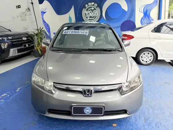 HONDA CIVIC 1.8 LXS 16V FLEX 4P AUTOMÁTICO HONDA CIVIC 1.8 LXS 16V FLEX 4P AUTOMÁTICO