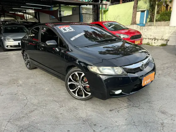 HONDA CIVIC 1.8 LXS 16V FLEX 4P AUTOMÁTICO HONDA CIVIC 1.8 LXS 16V FLEX 4P AUTOMÁTICO