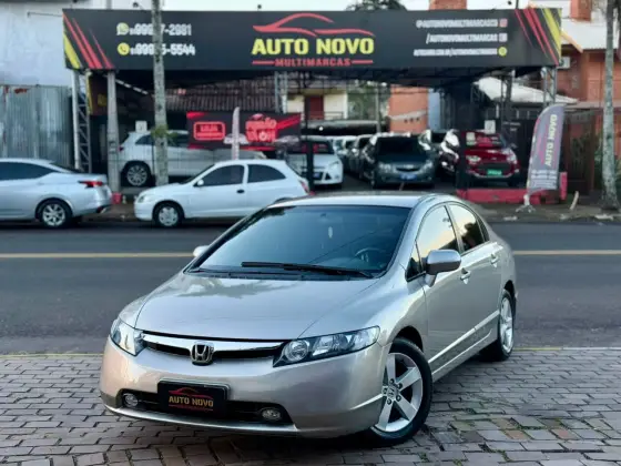 HONDA CIVIC 1.8 LXS 16V FLEX 4P AUTOMÁTICO HONDA CIVIC 1.8 LXS 16V FLEX 4P AUTOMÁTICO