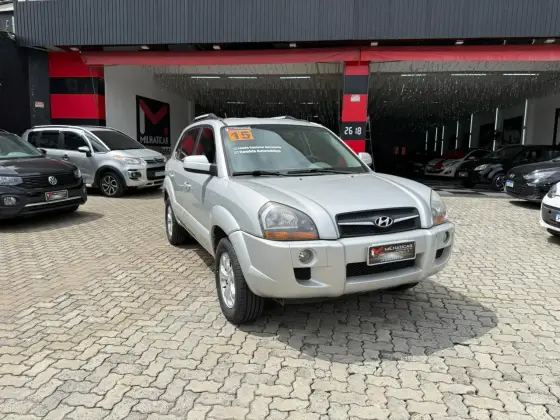 HYUNDAI TUCSON 2.0 MPFI GLS 16V 143CV 2WD FLEX 4P AUTOMÁTICO HYUNDAI TUCSON 2.0 MPFI GLS 16V 143CV 2WD FLEX 4P AUTOMÁTICO