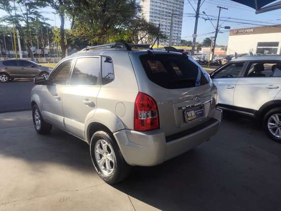 HYUNDAI-TUCSON-2012