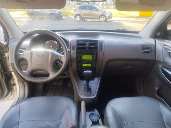 HYUNDAI-TUCSON-2.0 MPFI GLS 16V 143CV 2WD GASOLINA 4P AUTOMÁTICO HYUNDAI-TUCSON-2012