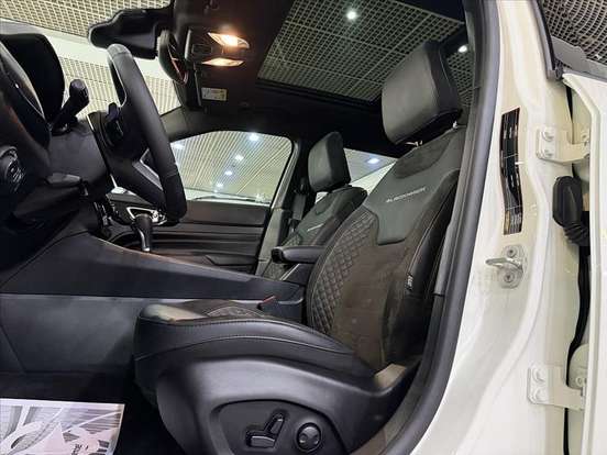 JEEP-COMPASS-2.0 HURRICANE 4 TURBO GASOLINA BLACKHAWK AT9 JEEP-COMPASS-2024