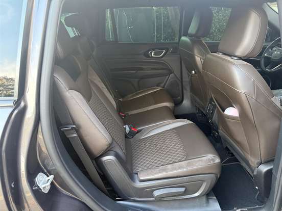 JEEP-COMMANDER-2022