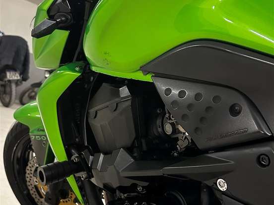 KAWASAKI-Z-750 KAWASAKI-Z-750-2009