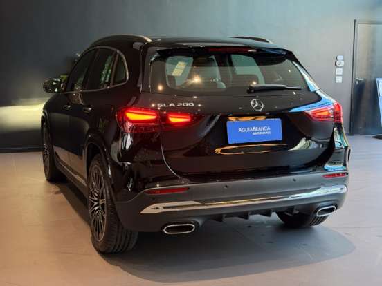 MERCEDES-BENZ-GLA 200-2025