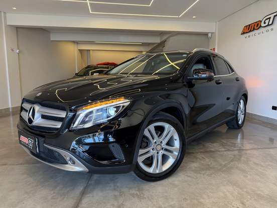 MERCEDES-BENZ-GLA 200-2017