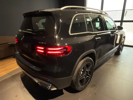 MERCEDES-BENZ-GLB 220-2026