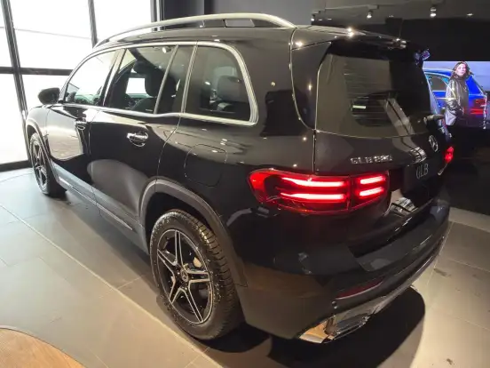 MERCEDES-BENZ-GLB 220-2026