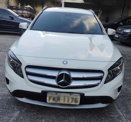 MERCEDES-BENZ-GLA 200-2015
