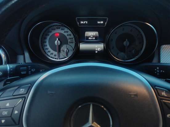 MERCEDES-BENZ-GLA 200-1.6 CGI STYLE 16V TURBO GASOLINA 4P AUTOMÁTICO MERCEDES-BENZ-GLA 200-2015