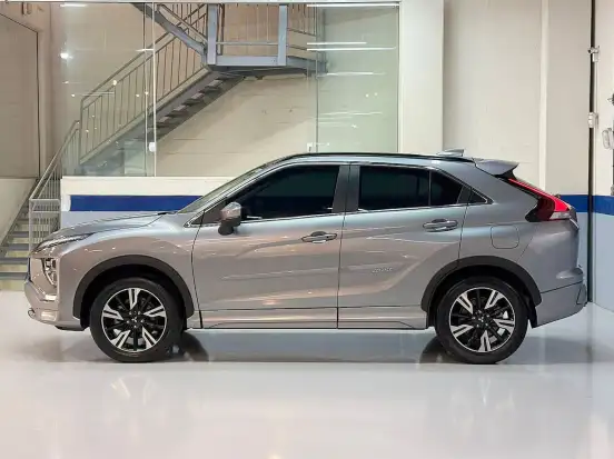 MITSUBISHI-ECLIPSE CROSS-1.5 MIVEC TURBO GASOLINA HPE CVT MITSUBISHI-ECLIPSE CROSS-2025