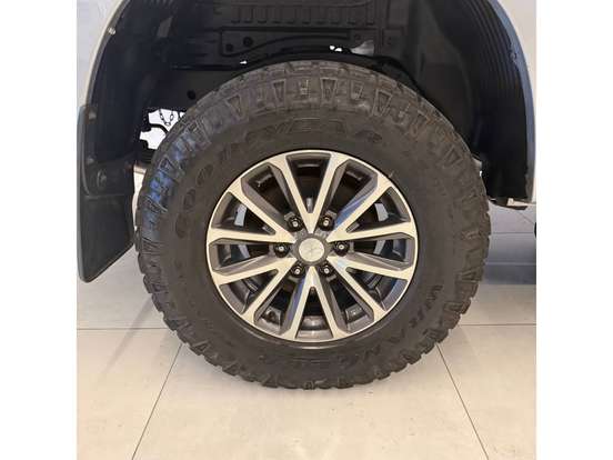MITSUBISHI-L200 TRITON-2.4 16V TURBO DIESEL SPORT HPE CD 4P 4X4 AUTOMÁTICO MITSUBISHI-L200 TRITON-2023