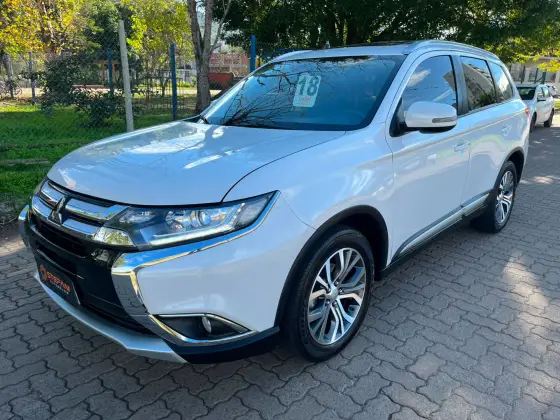 MITSUBISHI OUTLANDER 2.0 COMFORT 16V GASOLINA 4P AUTOMÁTICO MITSUBISHI OUTLANDER 2.0 COMFORT 16V GASOLINA 4P AUTOMÁTICO