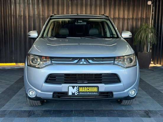 MITSUBISHI-OUTLANDER-2013
