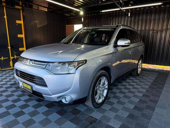 MITSUBISHI-OUTLANDER-2.0 16V GASOLINA 4P AUTOMÁTICO MITSUBISHI-OUTLANDER-2013